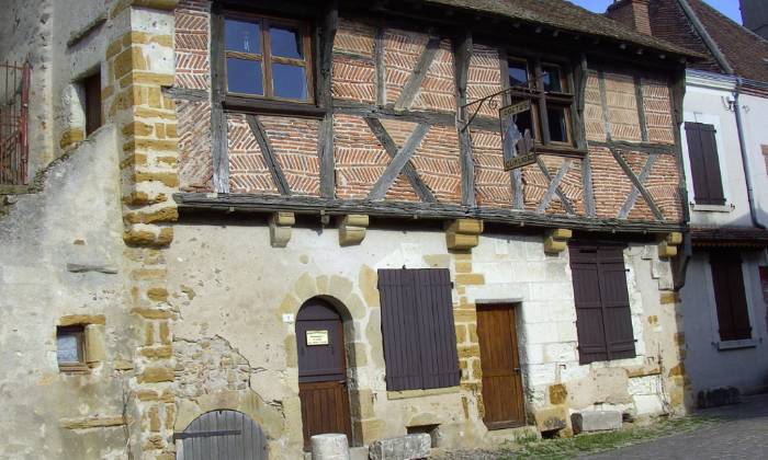 puzzle Mennetou-sur-Cher, maison ancienne incluse dans les remparts de Mennetou-sur-Cher 41135