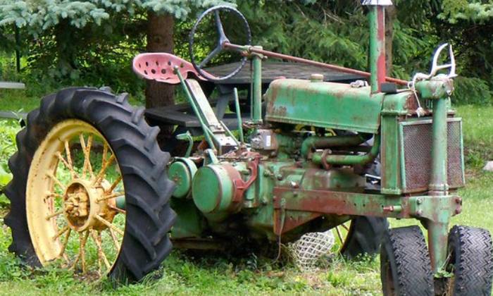 Puzzle gratuit vieux tracteur John Deere dans la catégorie Véhicules & Transports jouable de 24 à 120 pièces.