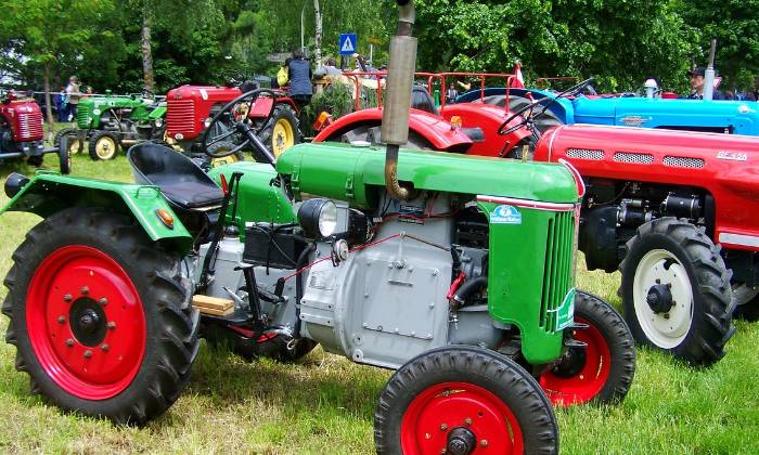 puzzle vieux tracteurs, Exposition de vieux tracteurs
