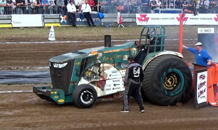 Puzzle gratuit Tracteur Pulling dans la catégorie Véhicules & Transports jouable de 24 à 120 pièces.