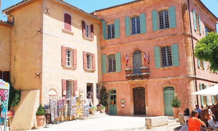 puzzle Hôtel de ville de Roussillon, Hôtel de ville de Roussillon dans le Lubéron