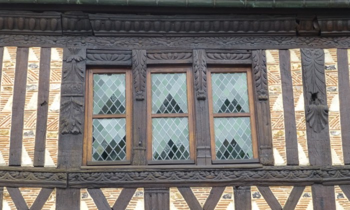 puzzle colombages, façade à colombages dans Orbec 14478