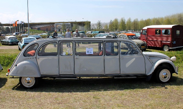 Puzzle gratuit 2CV LIMOUSINE dans la catégorie Véhicules & Transports jouable de 24 à 120 pièces.