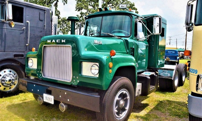 Puzzle MACK dans la catégorie Véhicules & Transports MACK