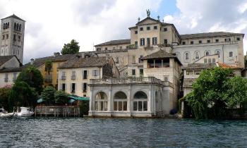 9547 | L'île San Giulio - L'île San Giulio sur le lac Orta en italie