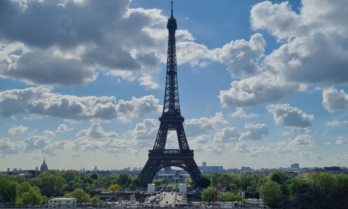 Puzzle gratuit Tour Eiffel dans la catégorie Paysages & Fleurs jouable de 24 à 120 pièces.