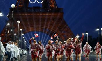 Puzzle JO-Canadiens et Tour Eiffel - catégorie Sports & Loisirs, puzzle gratuit en ligne