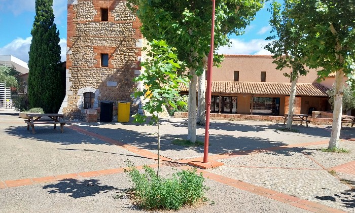 Puzzle gratuit Aire du village catalan dans la catégorie Villes & Monuments jouable de 24 à 120 pièces.