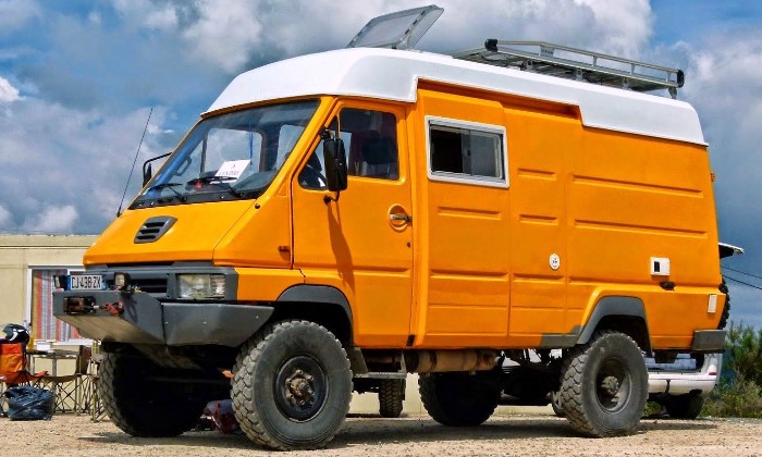 Puzzle gratuit RENAULT 4X4 EXPÉDITION CAMPER dans la catégorie Véhicules & Transports jouable de 24 à 120 pièces.