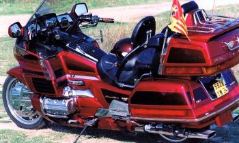 Puzzle 1500 GOLDWING - catégorie Véhicules & Transports, puzzle gratuit en ligne