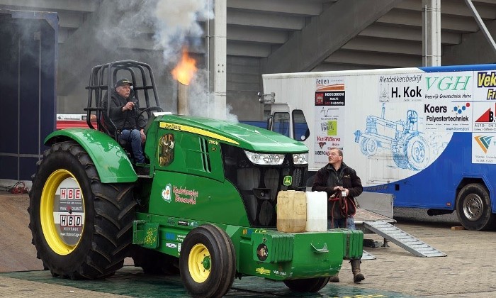 Puzzle gratuit TRACTEUR PULLING dans la catégorie Véhicules & Transports jouable de 24 à 120 pièces.