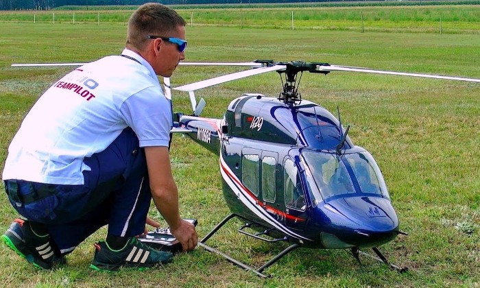 Puzzle gratuit HELICOPTERE dans la catégorie Véhicules & Transports jouable de 24 à 120 pièces.