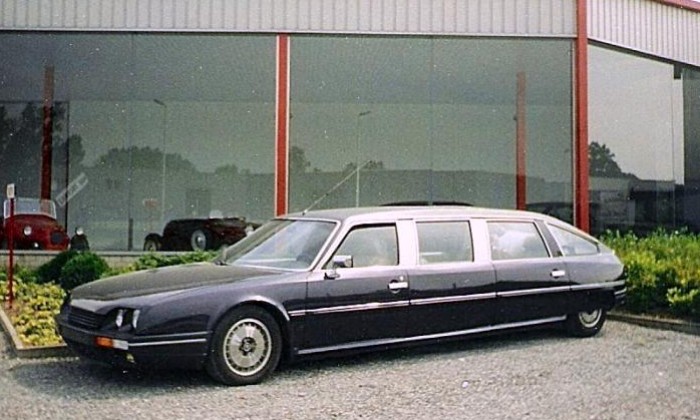 Puzzle gratuit LIMOUSINE dans la catégorie Véhicules & Transports jouable de 24 à 120 pièces.