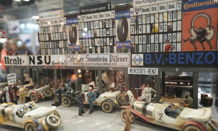 Puzzle gratuit Décor circuit Scalextric dans la catégorie Véhicules & Transports jouable de 24 à 120 pièces.