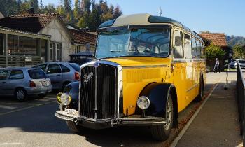 Puzzle 13136 - Vieux bus Saurer
