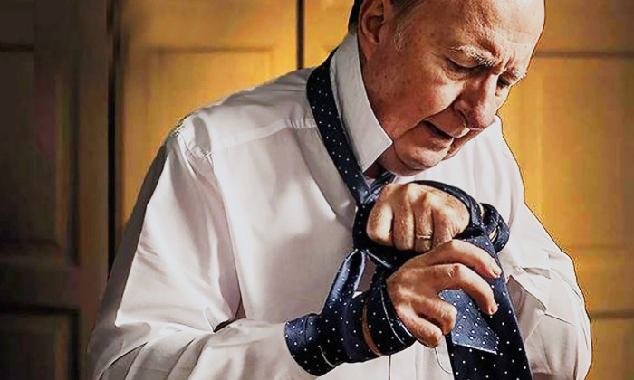 Puzzle gratuit faire un noeud de cravatte dans la catégorie Divers & Curiosités jouable de 24 à 120 pièces.