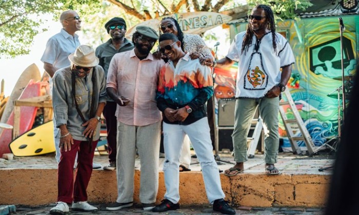 Puzzle gratuit Le groupe Third World dans la catégorie Chanteuses & Chanteurs jouable de 24 à 120 pièces.