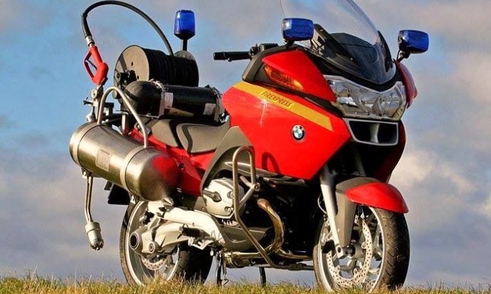 Puzzle gratuit BMW POMPIER dans la catégorie Véhicules & Transports jouable de 24 à 120 pièces.