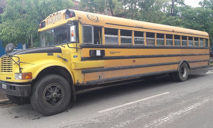 Puzzle Bus scolaire dans la catégorie Véhicules & Transports Bus d'écoliers à Cuba
