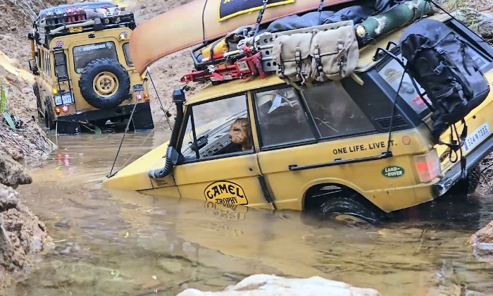 Puzzle gratuit CAMEL TROPHY dans la catégorie Véhicules & Transports jouable de 24 à 120 pièces.