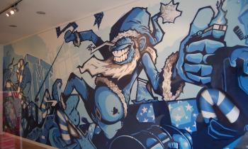 15403 | Mur de Galerie - Street art sur un mur dans une galerie.