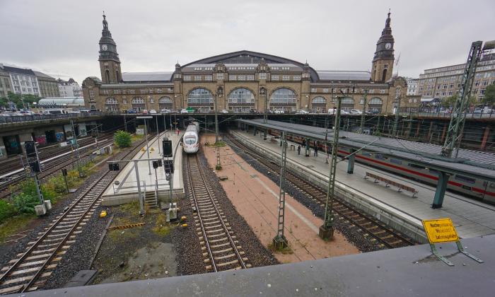 Puzzle gratuit Gare de Hambourg dans la catégorie Véhicules & Transports jouable de 24 à 120 pièces.