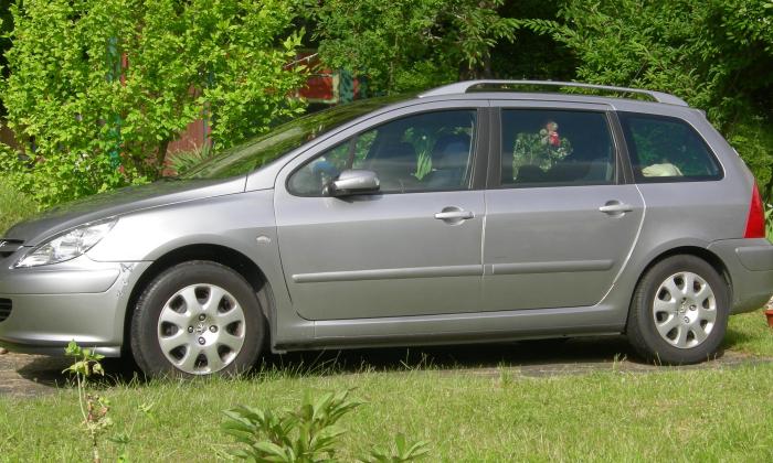 Puzzle gratuit Peugeot 307SW dans la catégorie Véhicules & Transports jouable de 24 à 120 pièces.