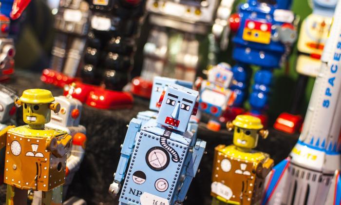 Puzzle gratuit Robots en fer blanc dans la catégorie Divers & Curiosités jouable de 24 à 120 pièces.