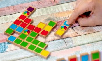Puzzle Le  cousin  des dominos - catégorie Sports & Loisirs, puzzle gratuit en ligne