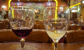 Puzzle Beaujolais rouge et blanc - catégorie Divers & Curiosités, puzzle gratuit en ligne